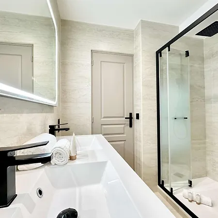 Gare Du Nord - Prestige Family For 6 * Paryż