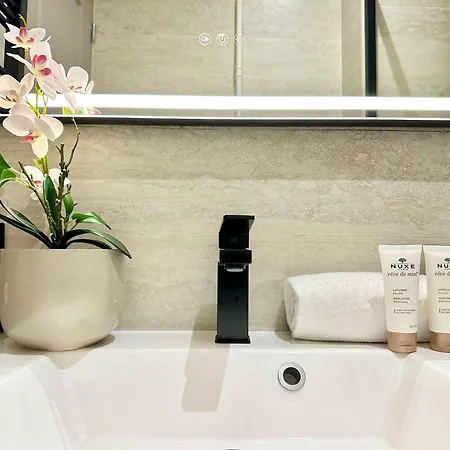 Gare Du Nord - Prestige Family For 6 Apartament Paryż